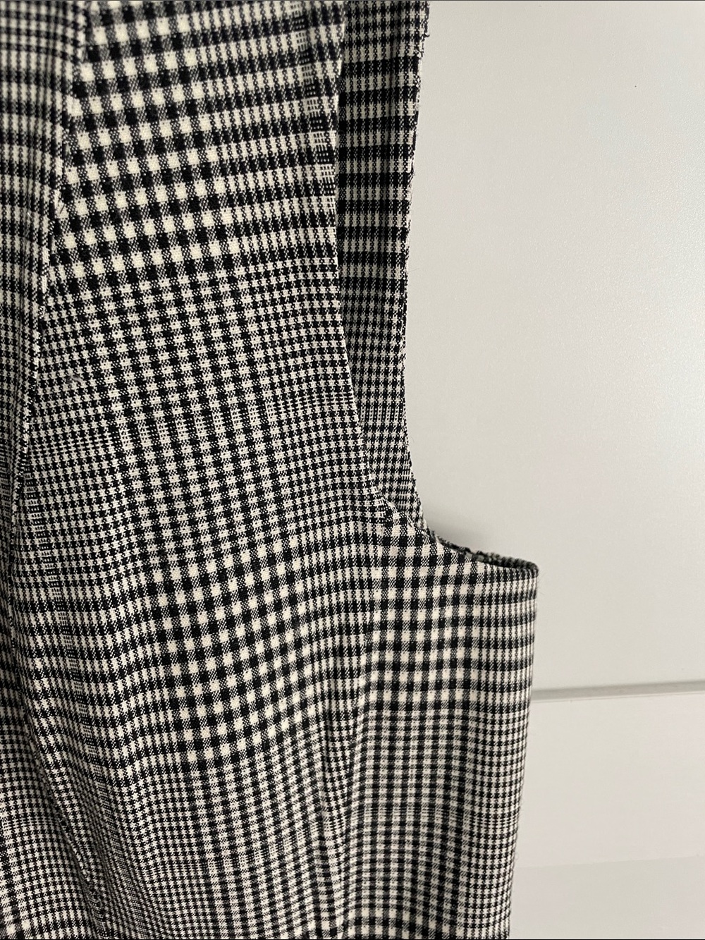 Theory Black & White Glen Plaid Sleeveless Shift Dress - Picture 4 of 9